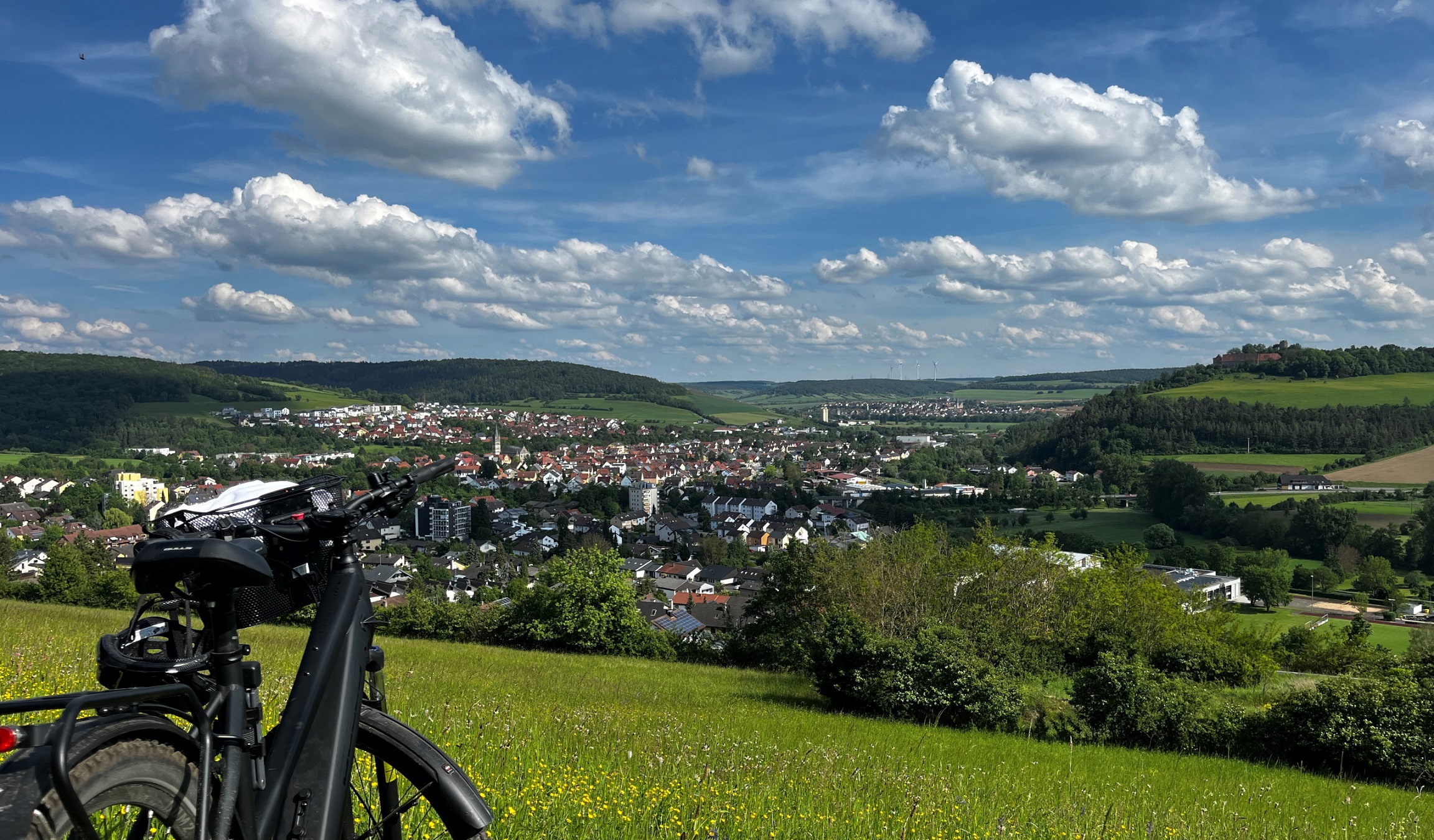 Ortsansicht Igersheim mit Fahrrad im Vordergrund